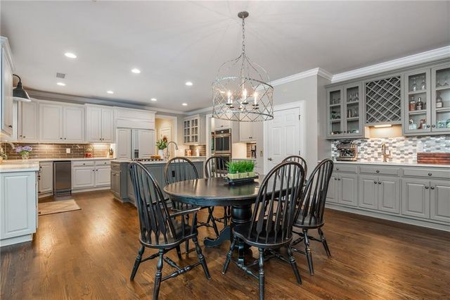 1025 Stonegate Court, Roswell, GA 30075