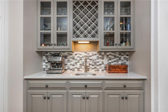 1025 Stonegate Court, Roswell, GA 30075
