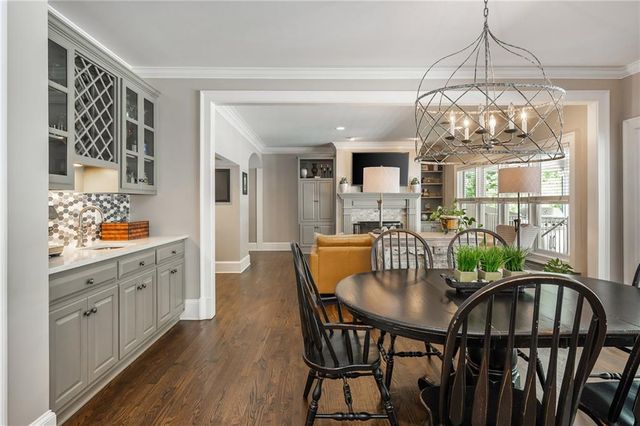 1025 Stonegate Court, Roswell, GA 30075