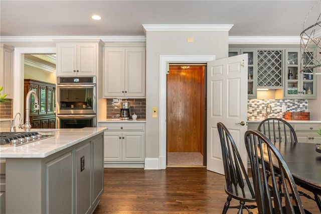 1025 Stonegate Court, Roswell, GA 30075