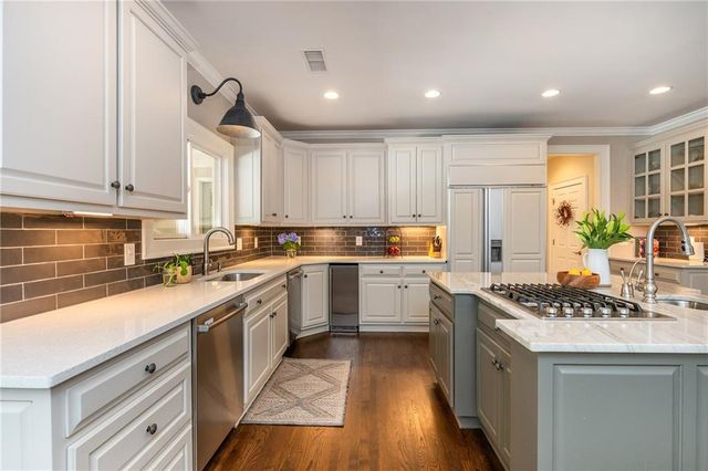 1025 Stonegate Court, Roswell, GA 30075