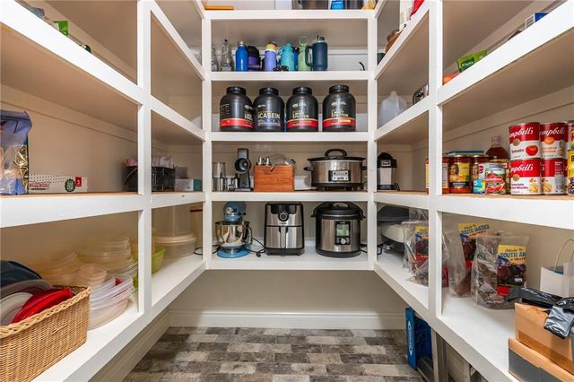 1025 Stonegate Court, Roswell, GA 30075