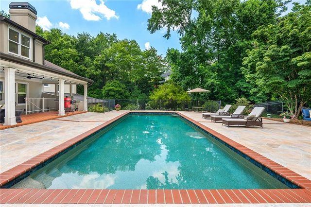 1025 Stonegate Court, Roswell, GA 30075
