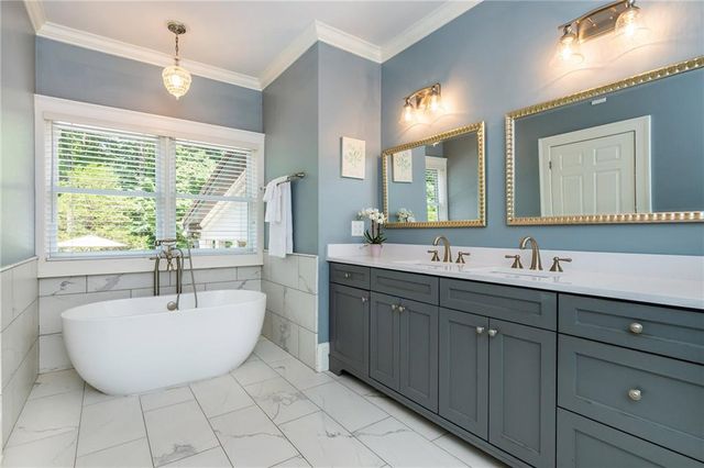 1025 Stonegate Court, Roswell, GA 30075