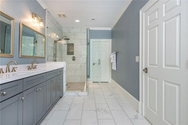 1025 Stonegate Court, Roswell, GA 30075