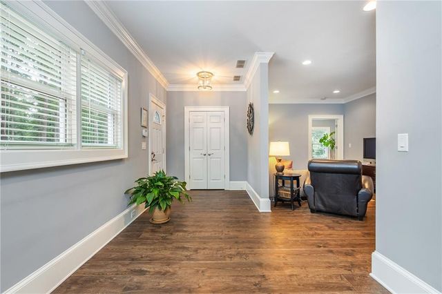 1025 Stonegate Court, Roswell, GA 30075