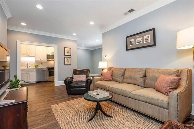 1025 Stonegate Court, Roswell, GA 30075