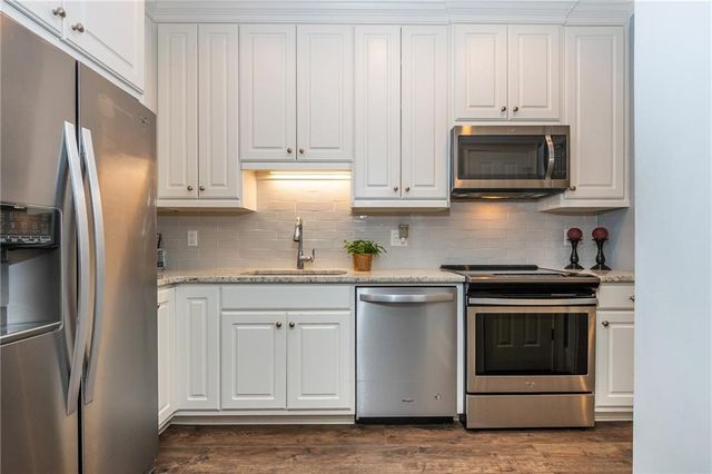 1025 Stonegate Court, Roswell, GA 30075