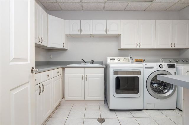 1025 Stonegate Court, Roswell, GA 30075