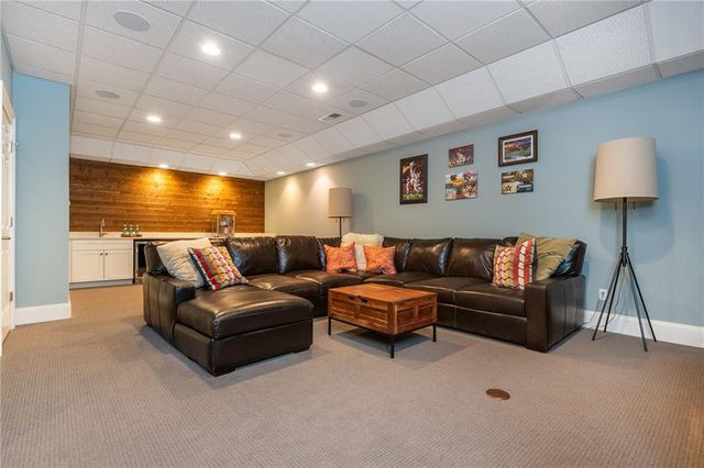 1025 Stonegate Court, Roswell, GA 30075
