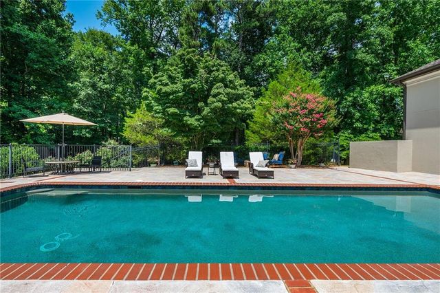 1025 Stonegate Court, Roswell, GA 30075