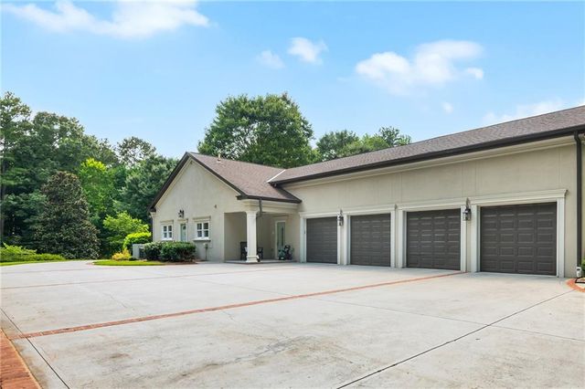 1025 Stonegate Court, Roswell, GA 30075