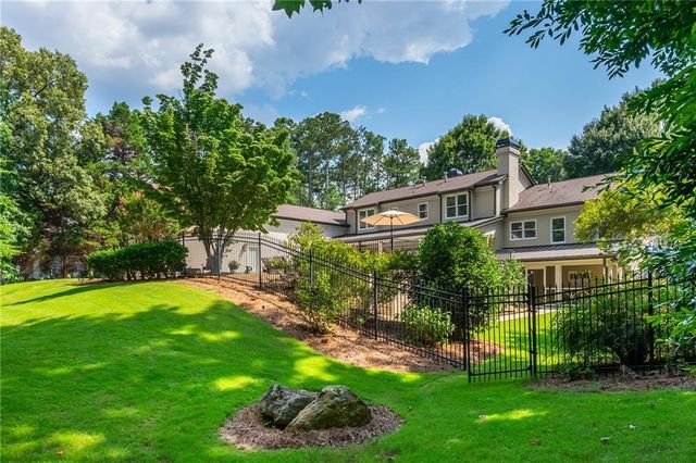 1025 Stonegate Court, Roswell, GA 30075