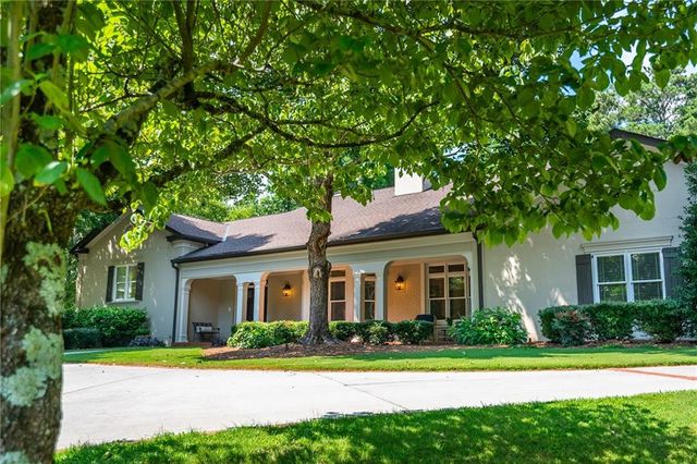 1025 Stonegate Court, Roswell, GA 30075