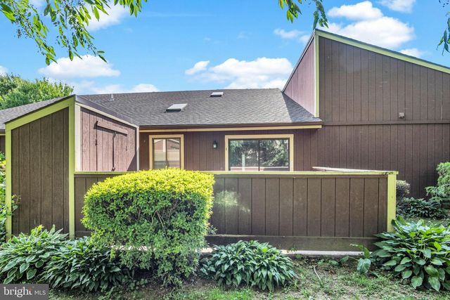 785 LEE LN, Enola, PA 17025