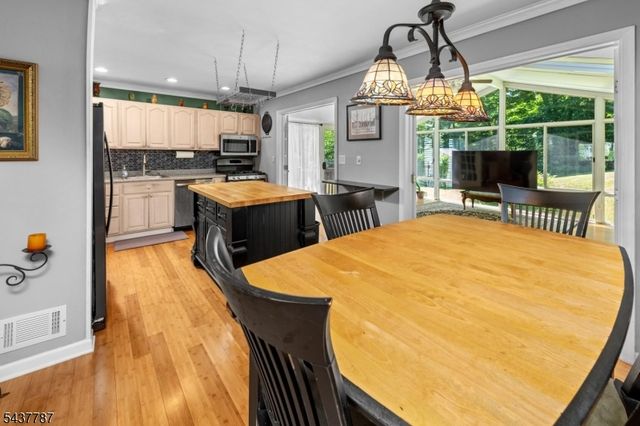 46 Sussex Dr, West Milford Twp., NJ 07480