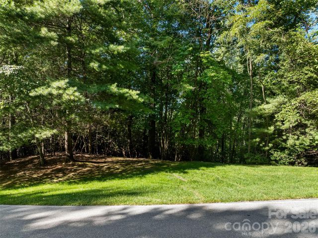 129 Falls Summit Road 385, Hendersonville, NC 28739