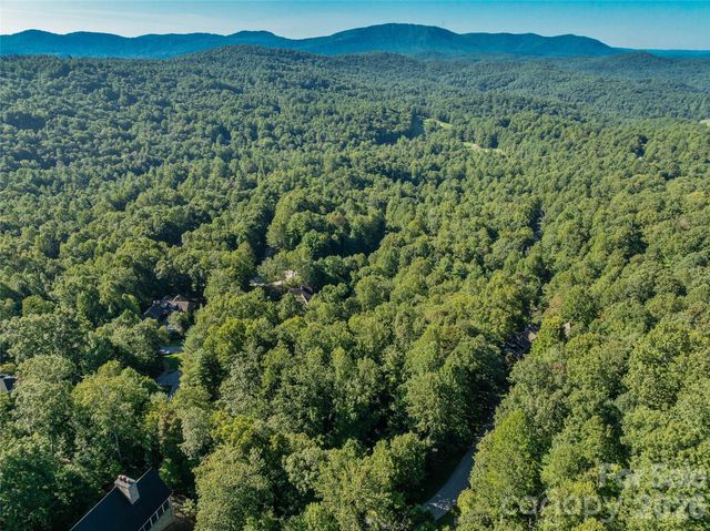 129 Falls Summit Road 385, Hendersonville, NC 28739