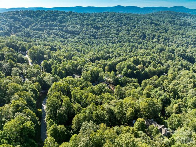 129 Falls Summit Road 385, Hendersonville, NC 28739