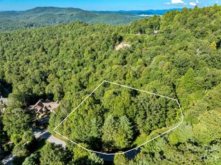 129 Falls Summit Road 385, Hendersonville, NC 28739