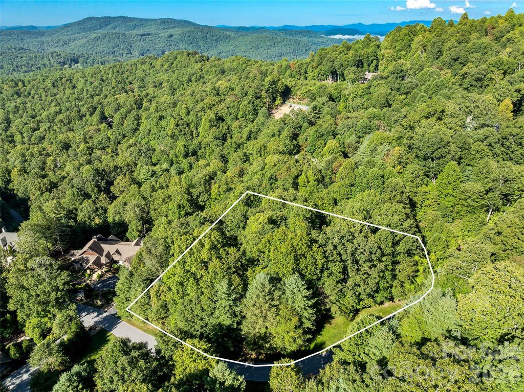 129 Falls Summit Road 385, Hendersonville, NC 28739
