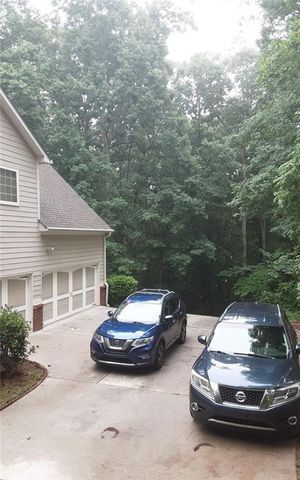 2532 Lois Court, Loganville, GA 30052