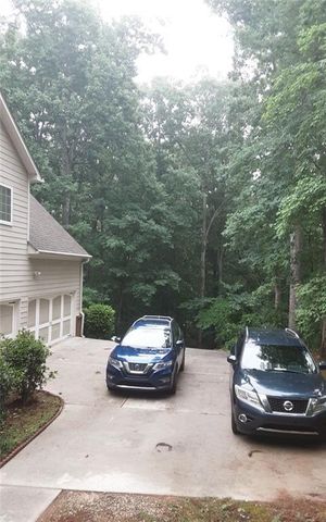 2532 Lois Court, Loganville, GA 30052