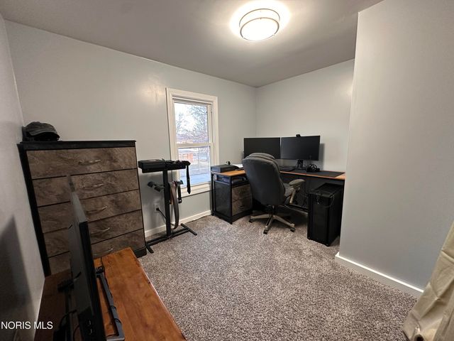 919 S Main Street, Fostoria, OH 44830