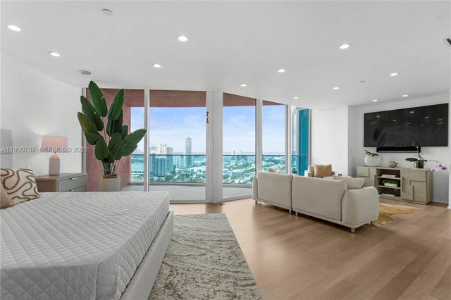 300 S Pointe Dr 3405, Miami Beach, FL 33139