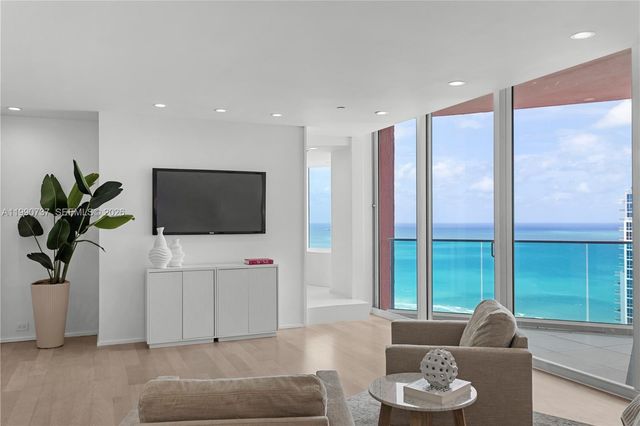 300 S Pointe Dr 3405, Miami Beach, FL 33139