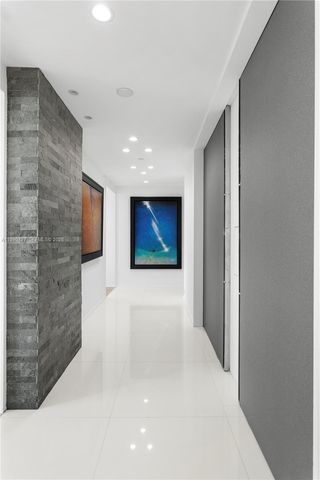 300 S Pointe Dr 3405, Miami Beach, FL 33139