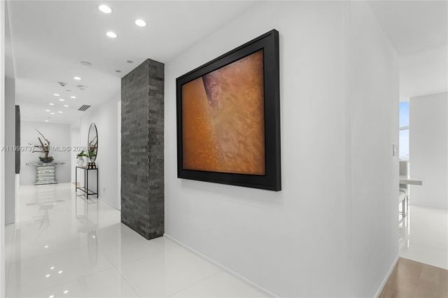 300 S Pointe Dr 3405, Miami Beach, FL 33139