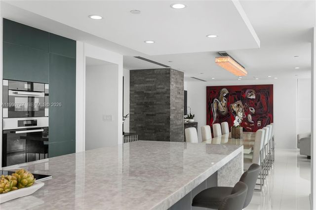 300 S Pointe Dr 3405, Miami Beach, FL 33139