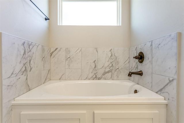 13504 NW 1st Street, Yukon, OK 73099