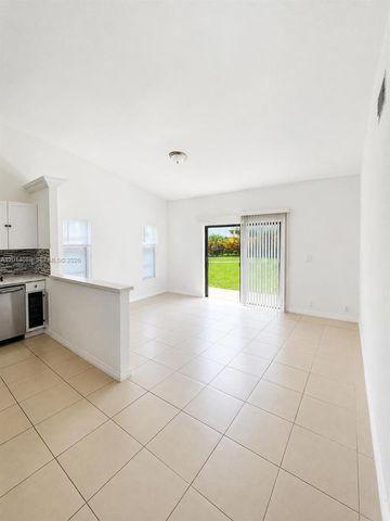 10559 La Placida Dr, Coral Springs, FL 33065