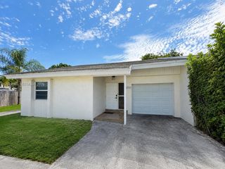 10559 La Placida Dr, Coral Springs, FL 33065