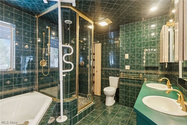 680 Rocky Hollow Drive, Akron, OH 44313