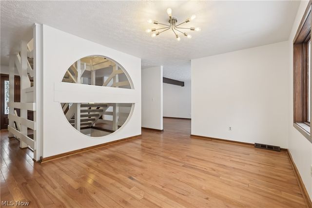 680 Rocky Hollow Drive, Akron, OH 44313