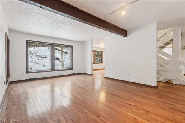 680 Rocky Hollow Drive, Akron, OH 44313