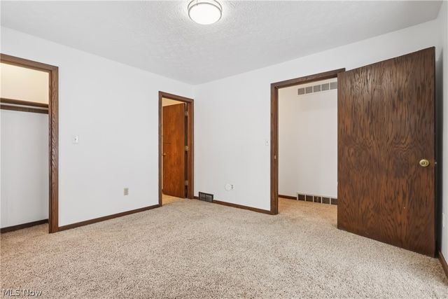 680 Rocky Hollow Drive, Akron, OH 44313