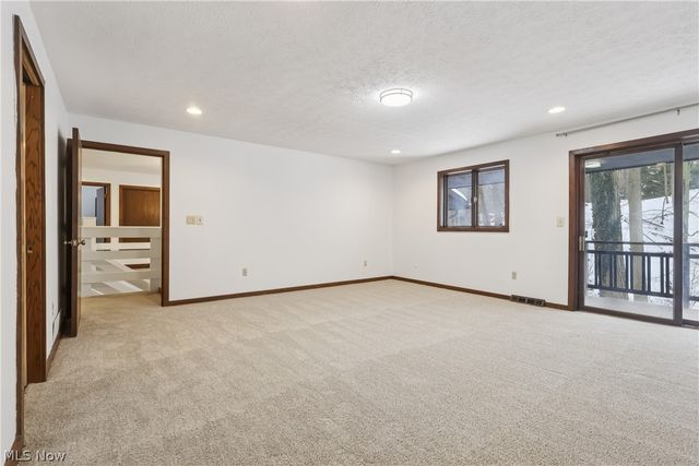 680 Rocky Hollow Drive, Akron, OH 44313