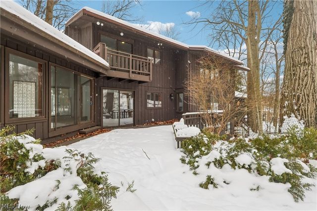 680 Rocky Hollow Drive, Akron, OH 44313