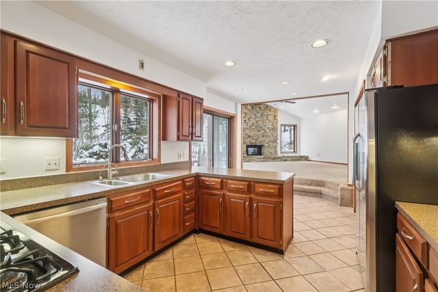 680 Rocky Hollow Drive, Akron, OH 44313