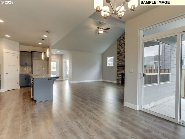 621 SALING Dr E 94, Estacada, OR 97023