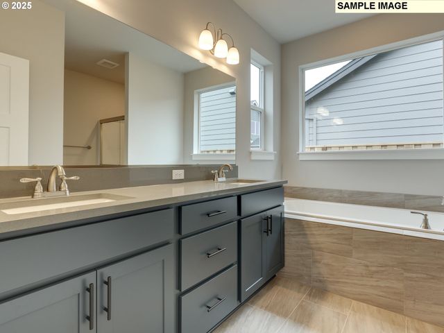 621 SALING Dr E 94, Estacada, OR 97023