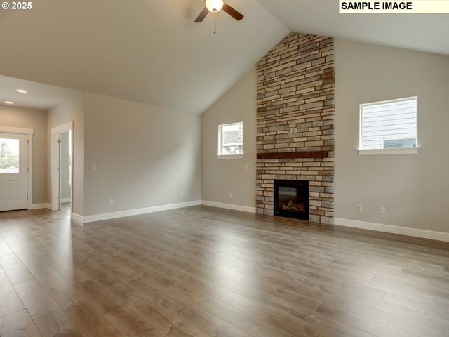 621 SALING Dr E 94, Estacada, OR 97023