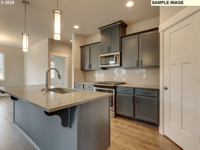 621 SALING Dr E 94, Estacada, OR 97023