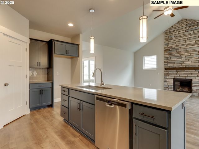 621 SALING Dr E 94, Estacada, OR 97023