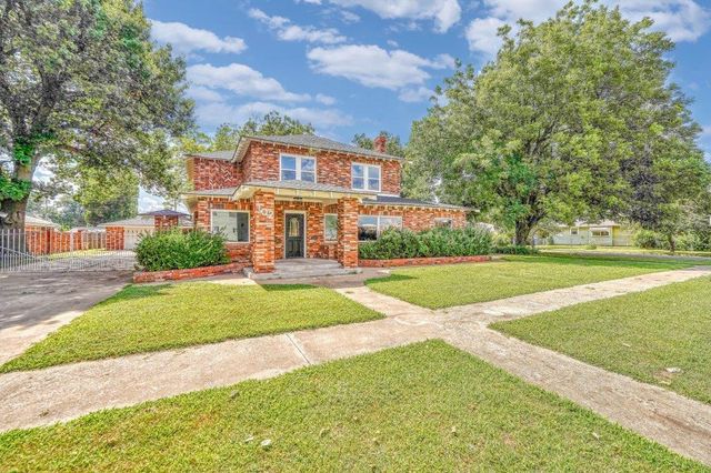 302 S 6th Street, Chickasha, OK 73018