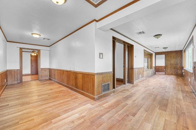 302 S 6th Street, Chickasha, OK 73018